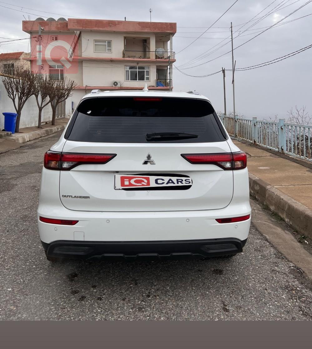 ميتسوبيشي اوتلاندر